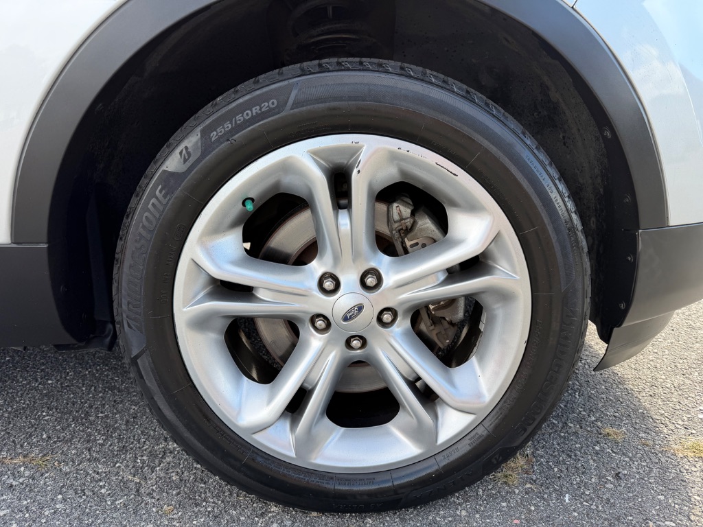 2015 Ford Explorer Limited - Photo 23