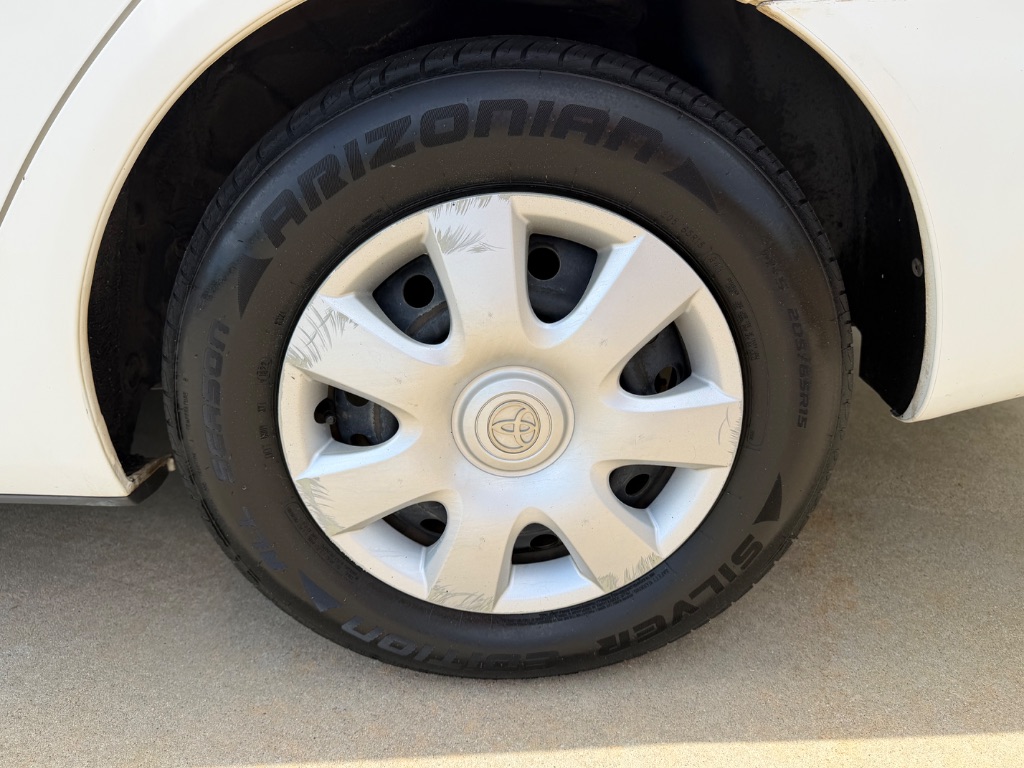 2004 Toyota Camry LE - Photo 19