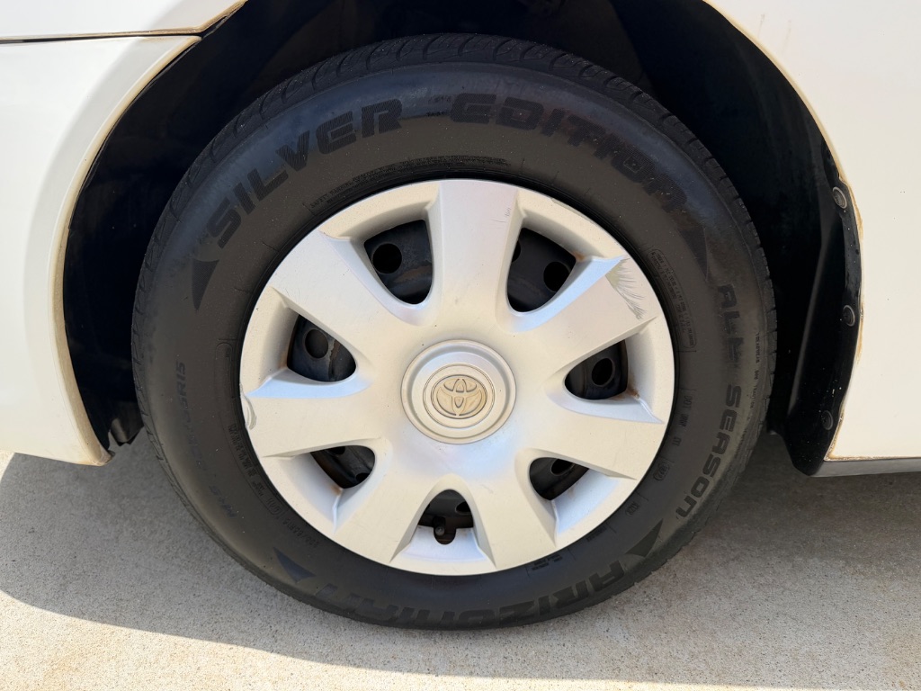 2004 Toyota Camry LE - Photo 20