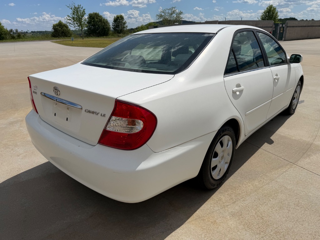 2004 Toyota Camry LE - Photo 6