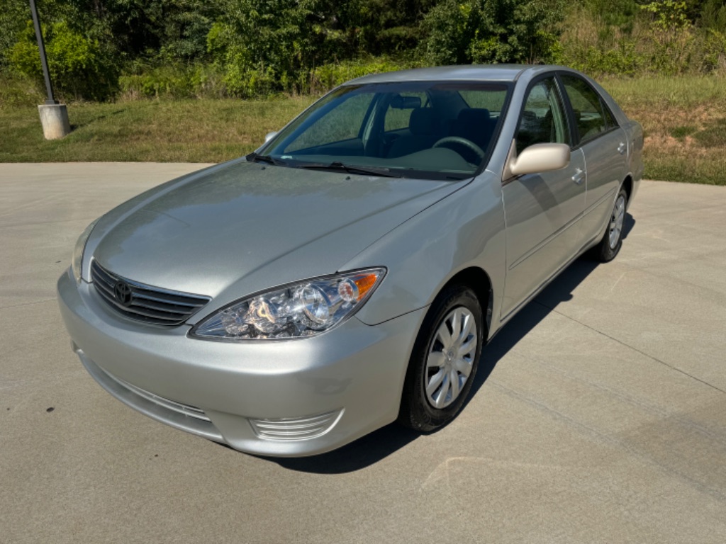 2005 Toyota Camry LE