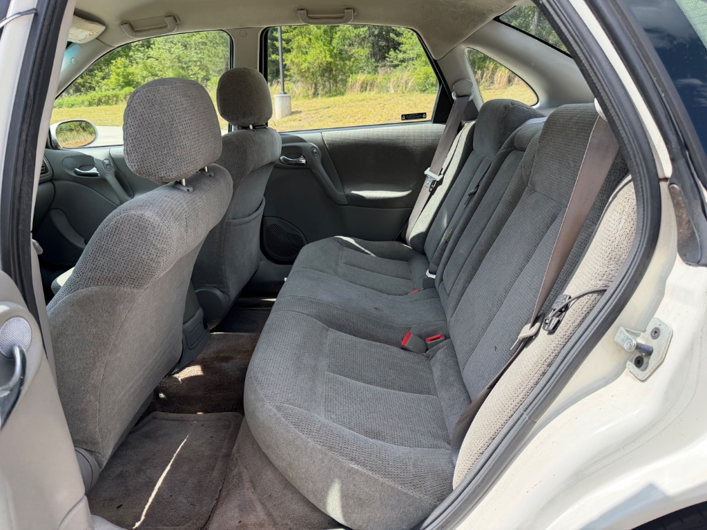 2001 Saturn L-Series L200 - Photo 18