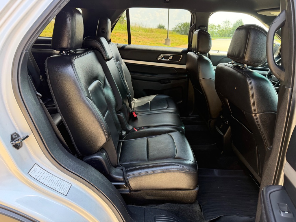 2016 Ford Explorer XLT - Photo 17