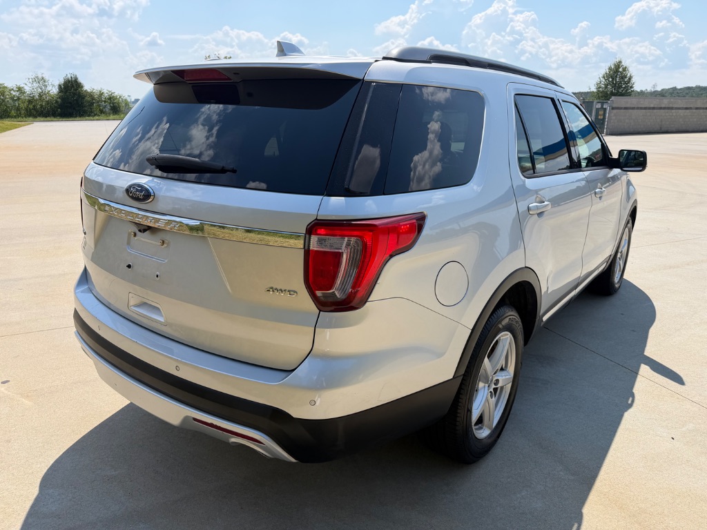 2016 Ford Explorer XLT - Photo 6