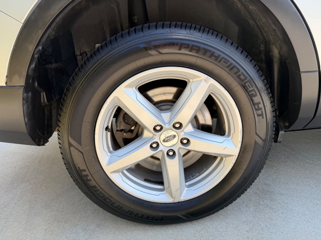 2016 Ford Explorer XLT - Photo 23