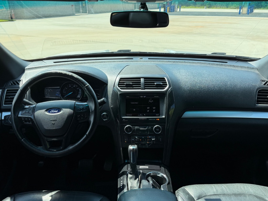 2016 Ford Explorer XLT - Photo 12