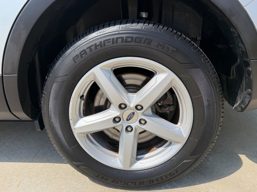 2016 Ford Explorer XLT - Photo 20