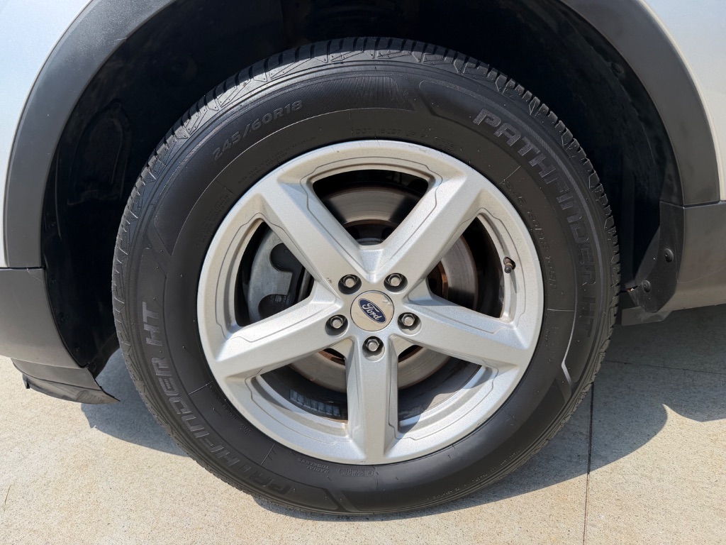 2016 Ford Explorer XLT - Photo 21