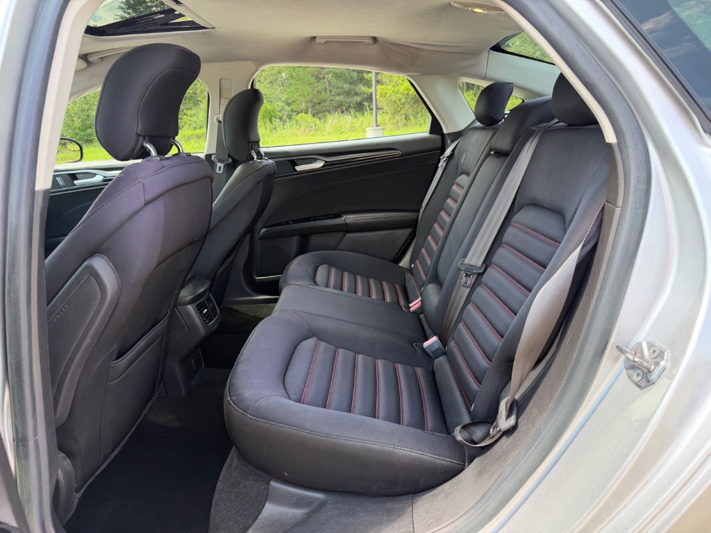 2013 Ford Fusion SE - Photo 19