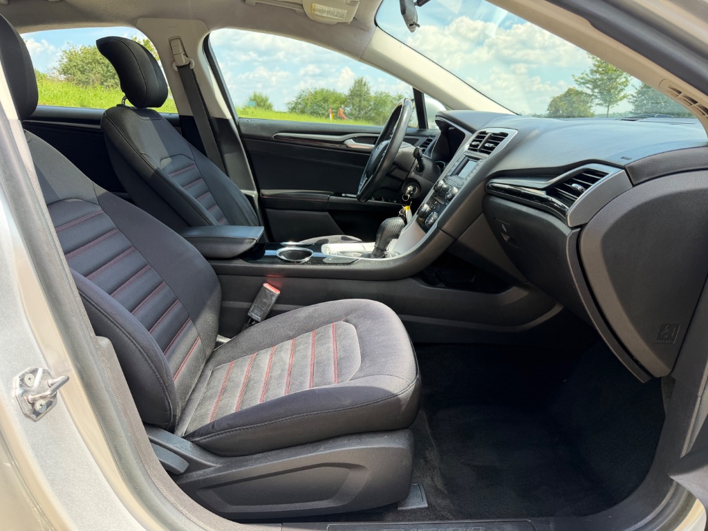 2013 Ford Fusion SE - Photo 17